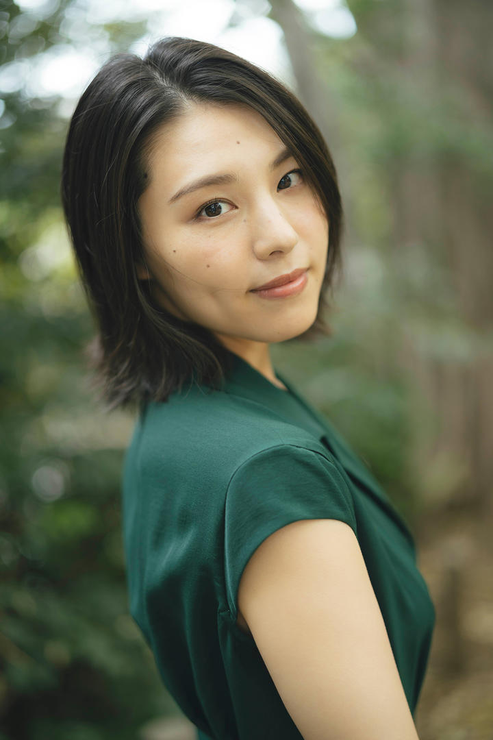 日本短发美女个人艺术摄影图片大全