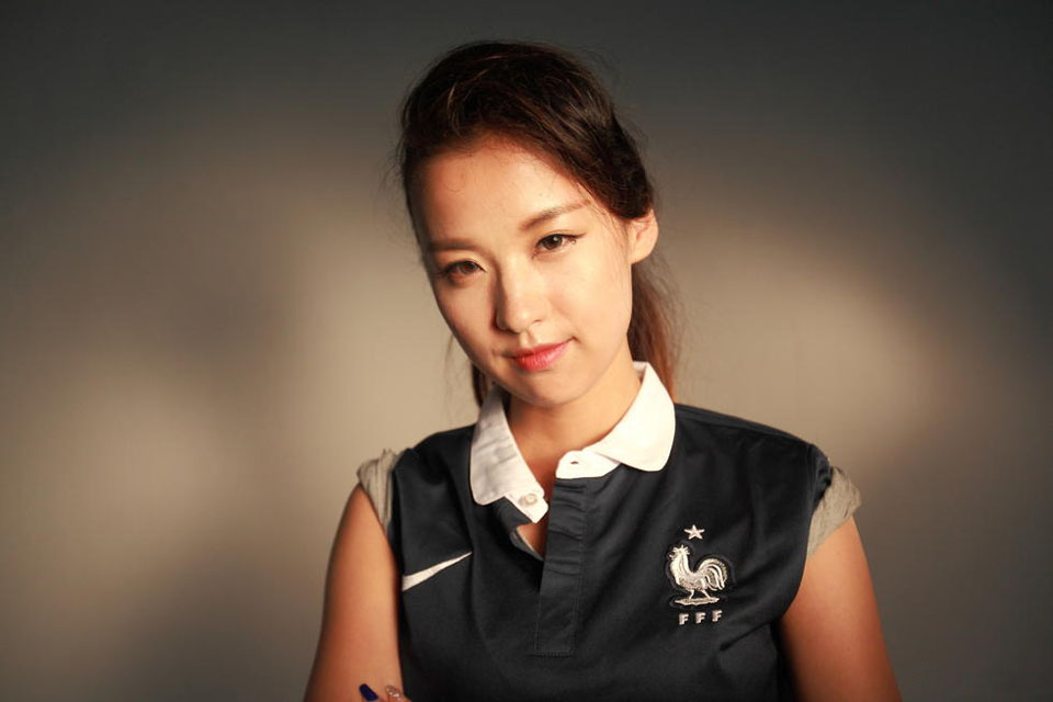 性感足球宝贝玩转足球写真