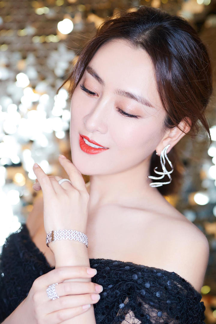 高清国内美女明星马苏图片