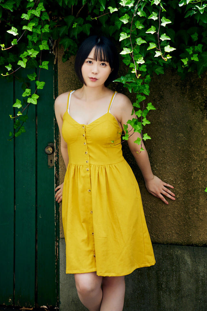 日本短发成熟女人唯美意境人像摄影图片