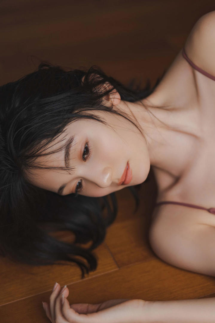 亚洲久久无码清纯美女一区二区免费下载