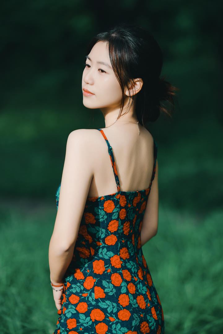 苗条身材清纯美女唯美图片