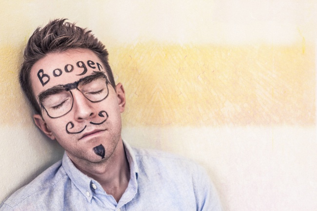 搞怪彩铅绘画帅哥图片