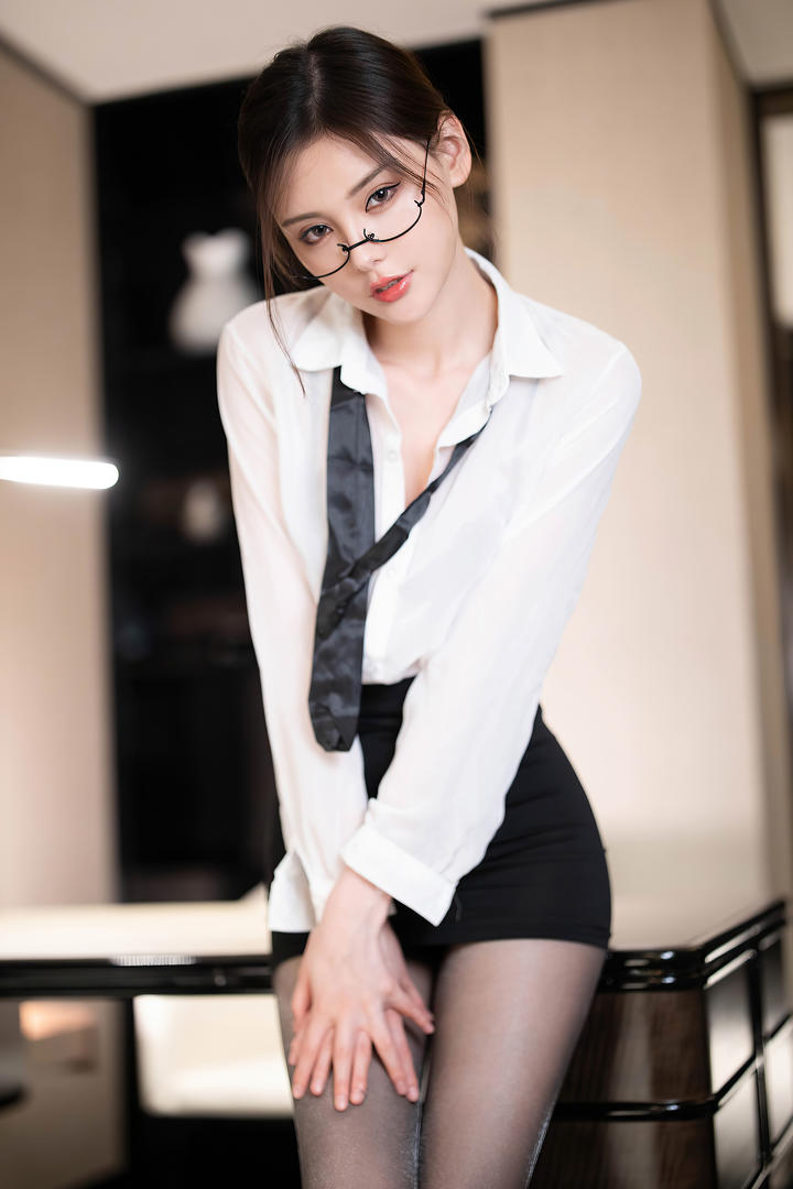 超高清国产清纯美女女生私拍套图集