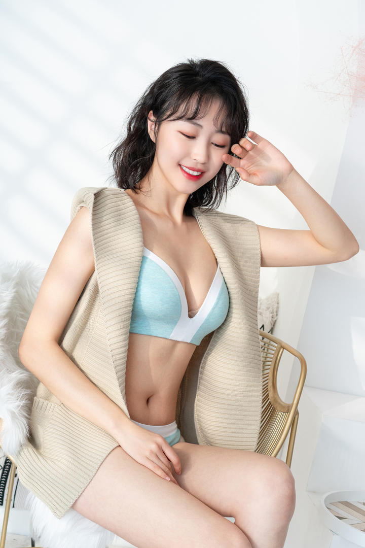 克拉女神内衣模特美女写真摄影图片