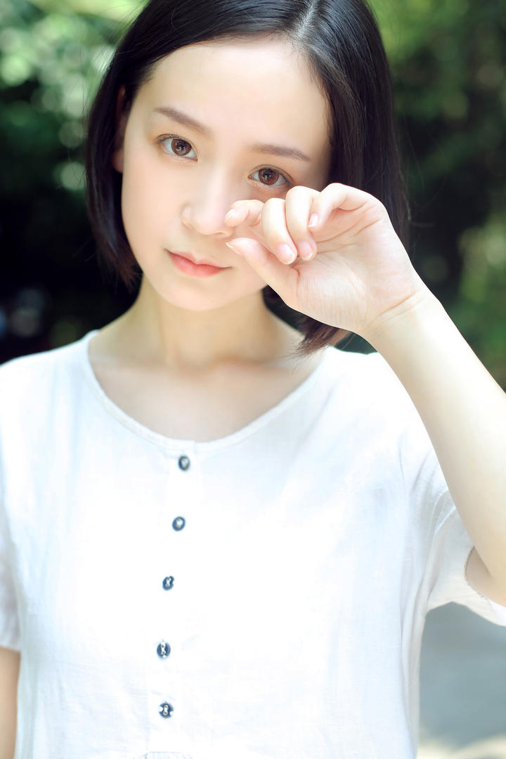 干净清纯短发女生头像真人写真图片大全