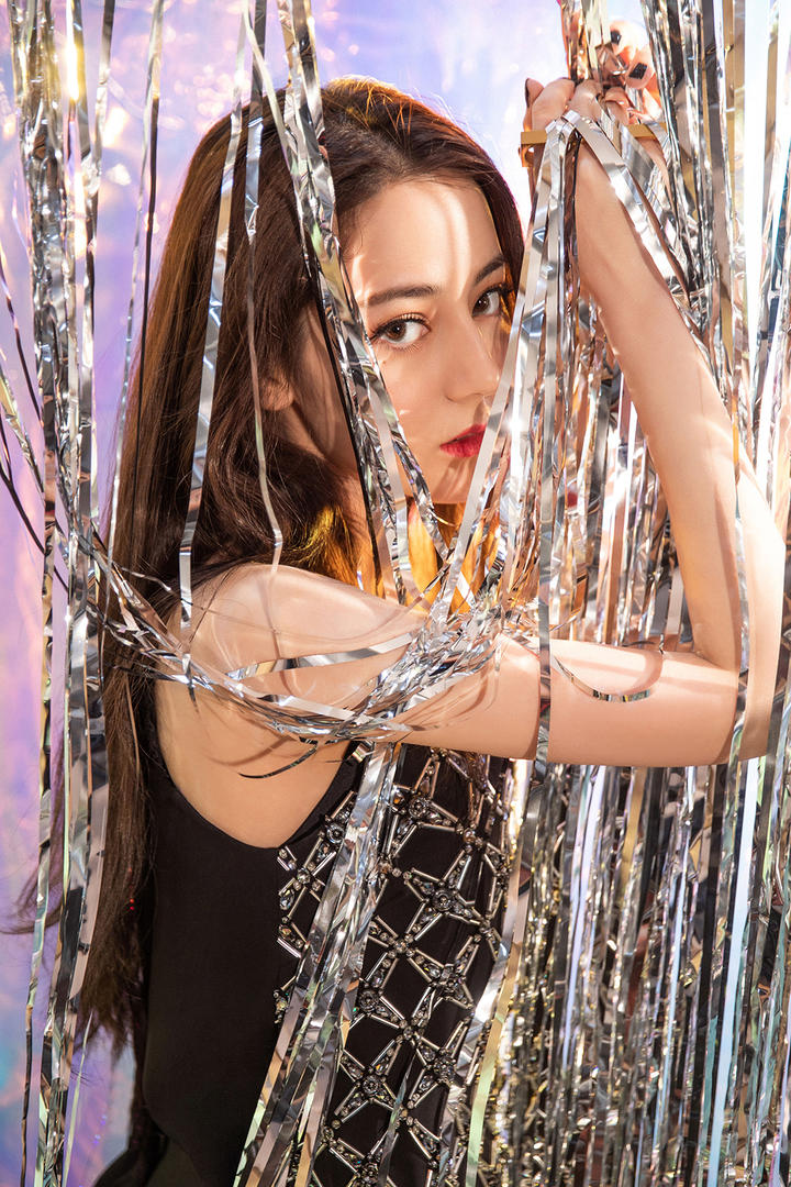 迪丽热巴时尚艺术写真图片