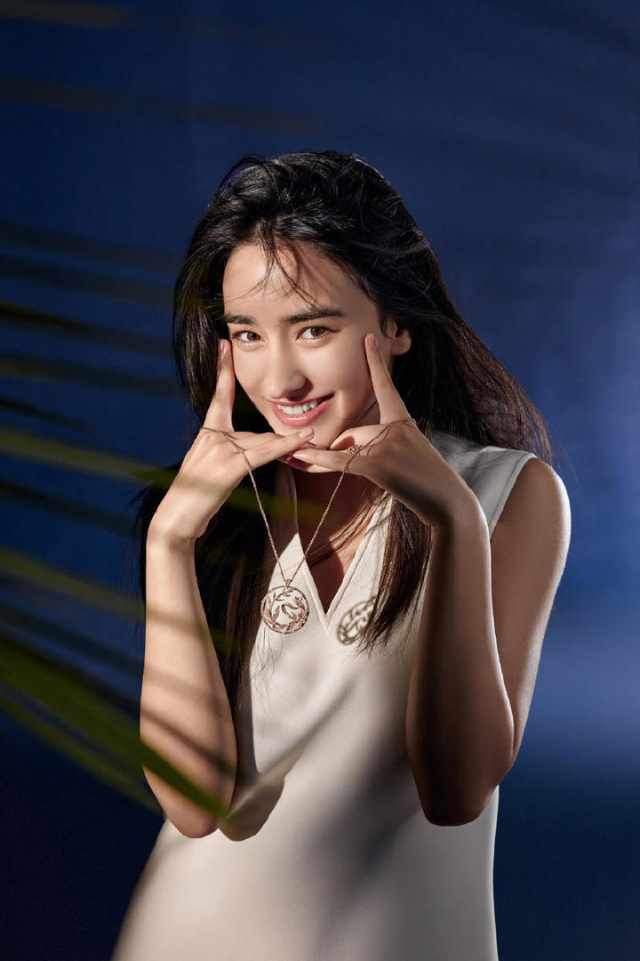 可爱的傣族美女明星李宛妲图片