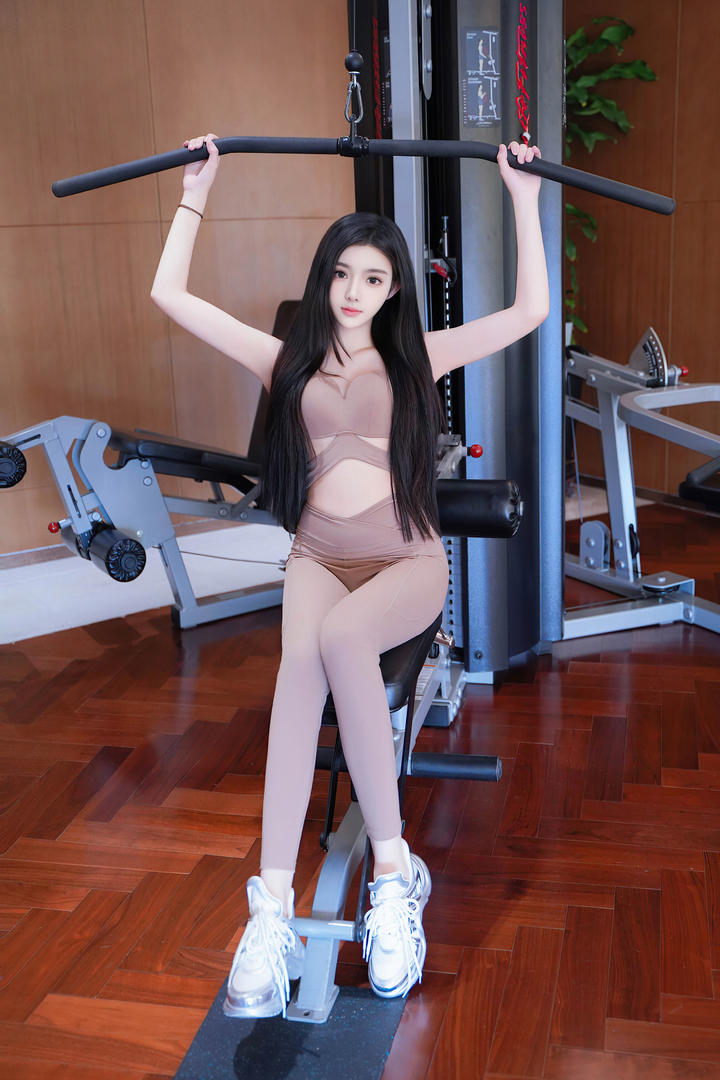 长发紧身裤美女健身798艺术摄影图片