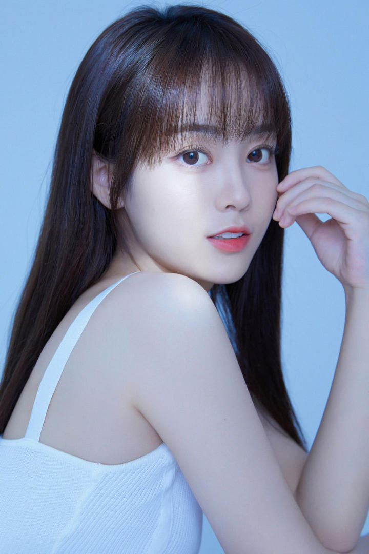 清纯可爱大眼睛美女写真套图