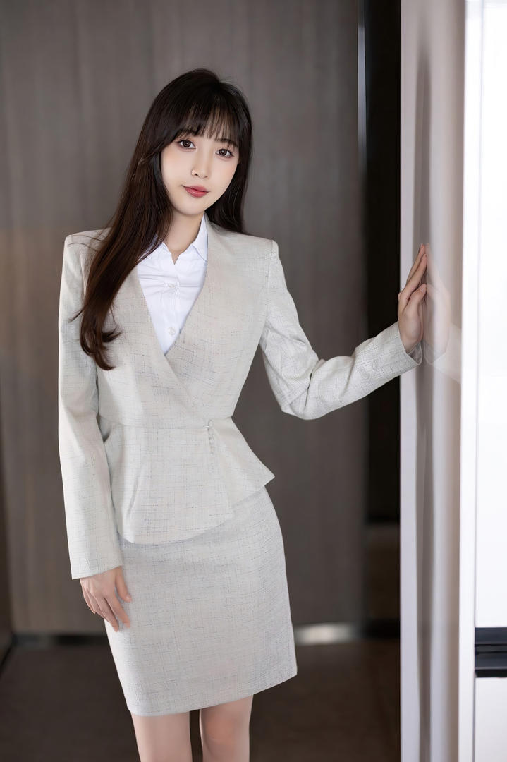 国产高清美女白领林星阑制服诱惑116美女写真图片