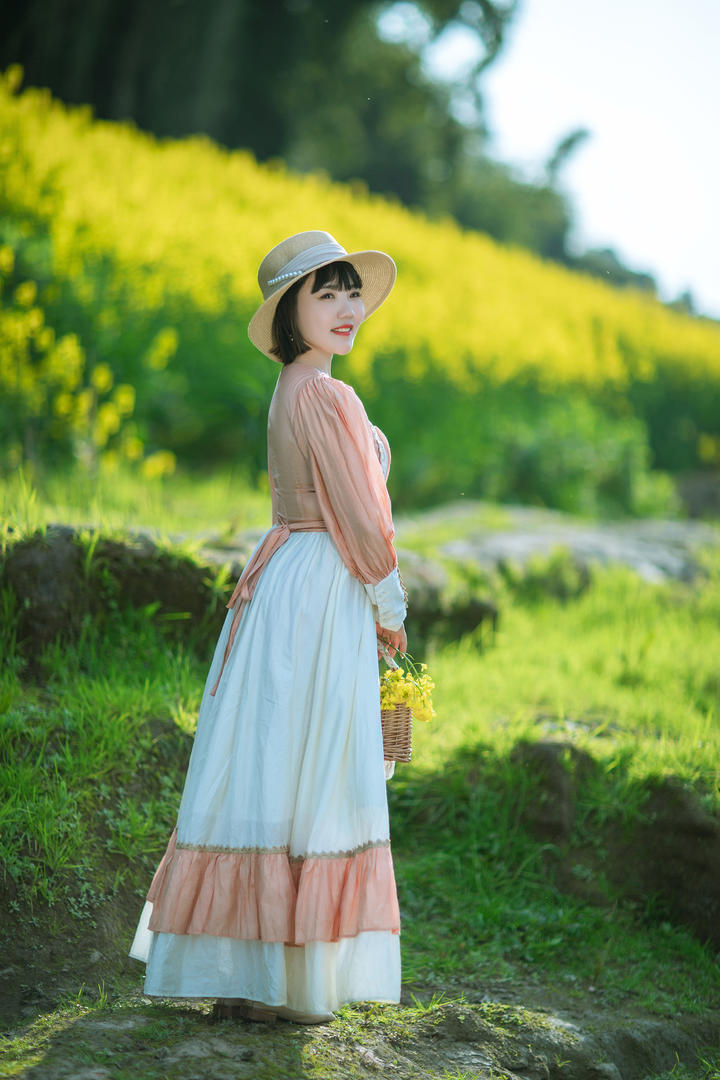 超好看的养眼美女4K壁纸高清美女图片专区