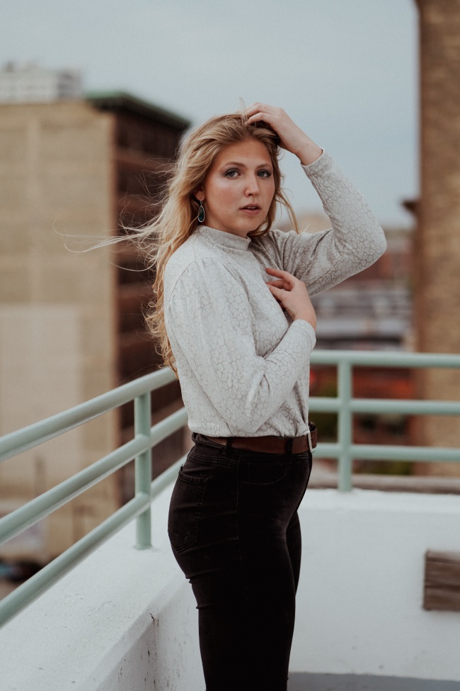 欧美天台美女写真图片