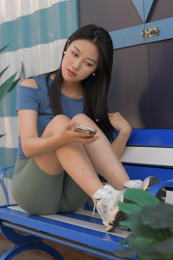 国产精品街拍瑜伽紧身裤美女