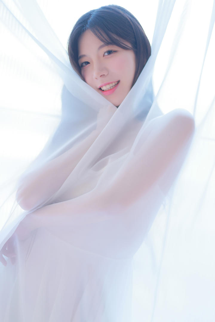 韩国第一美女主播李素英性感艺术照