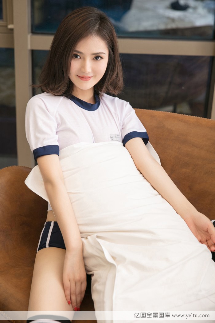 气质美女冰心黑色内衣诱惑美胸翘臀性感写真