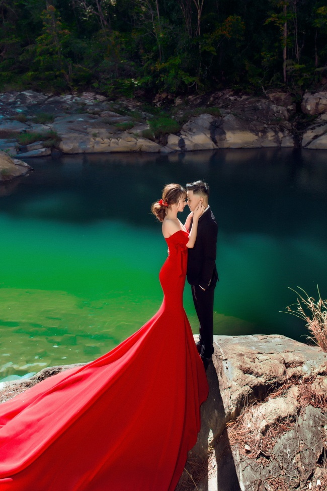 时尚红色婚纱摄影图片