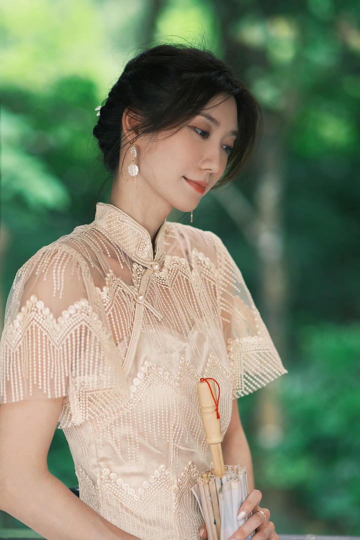 优雅端庄的江南女子唯美艺术摄影图片