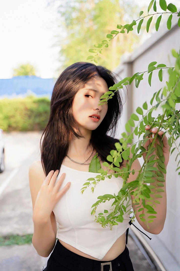 街拍时尚美女网红高清写真图片
