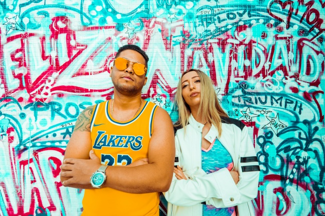 酷帅情侣写真图片