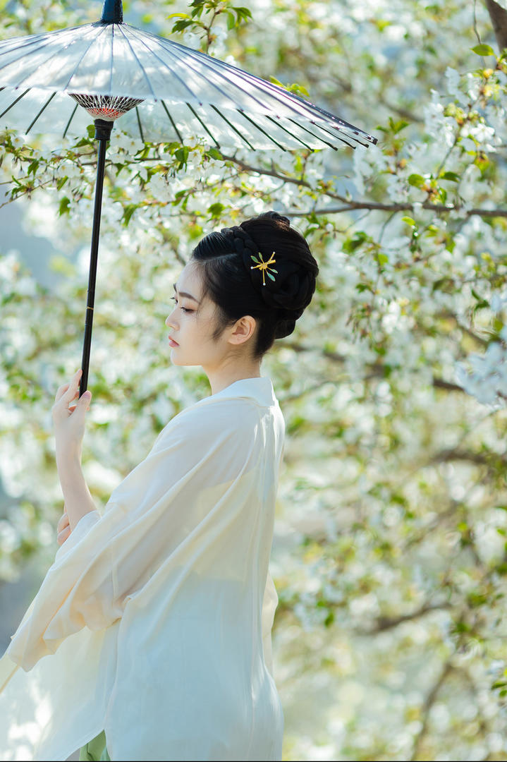 清纯唯美国潮古风美女主播艺术照图片