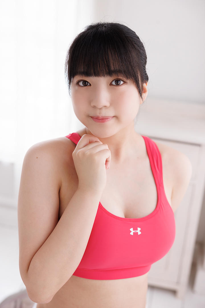 穿运动装的日本微胖身材美女做瑜伽798艺术图片