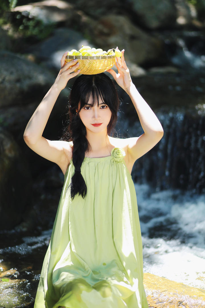 夏日阳光下的清纯少女唯美写真图片