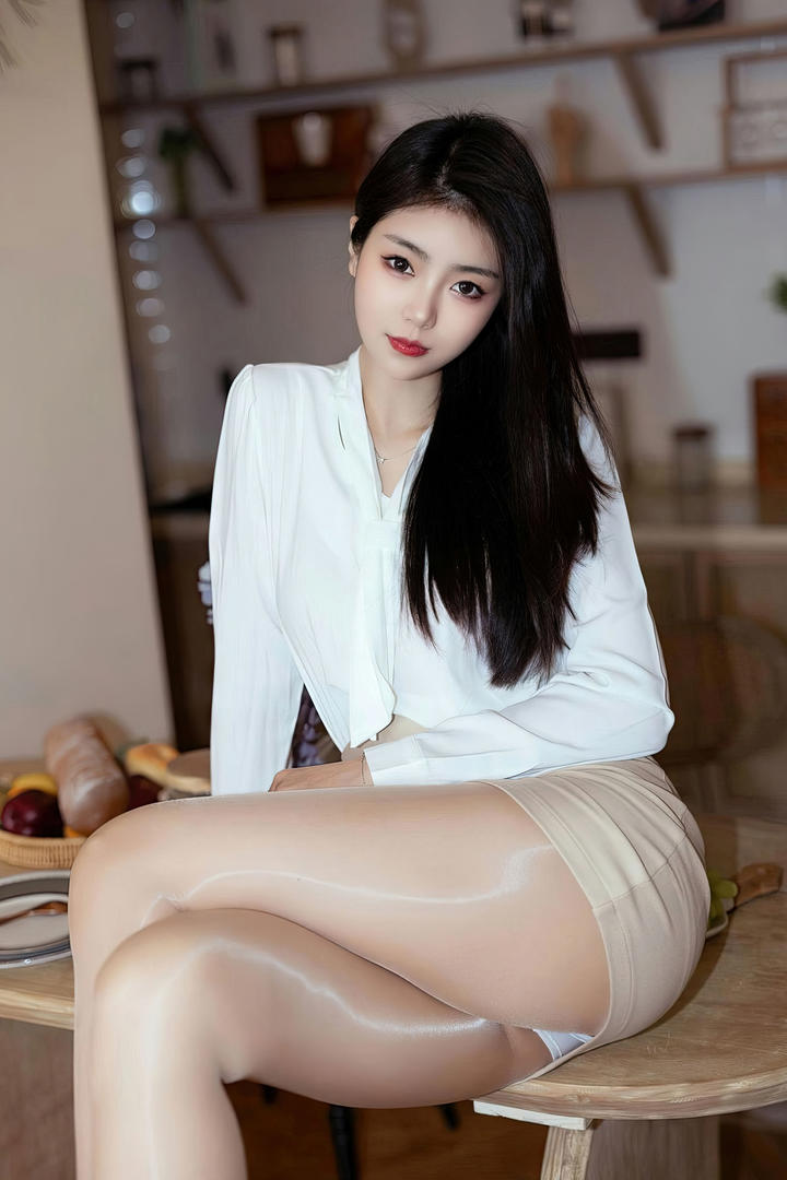国产AV亚洲性感嫩模可乐人体艺术写真图片