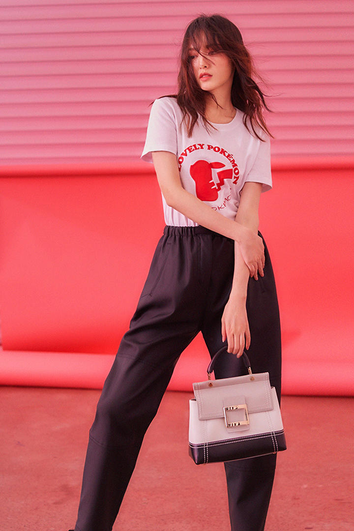 拿着包的极品长腿美女唐嫣