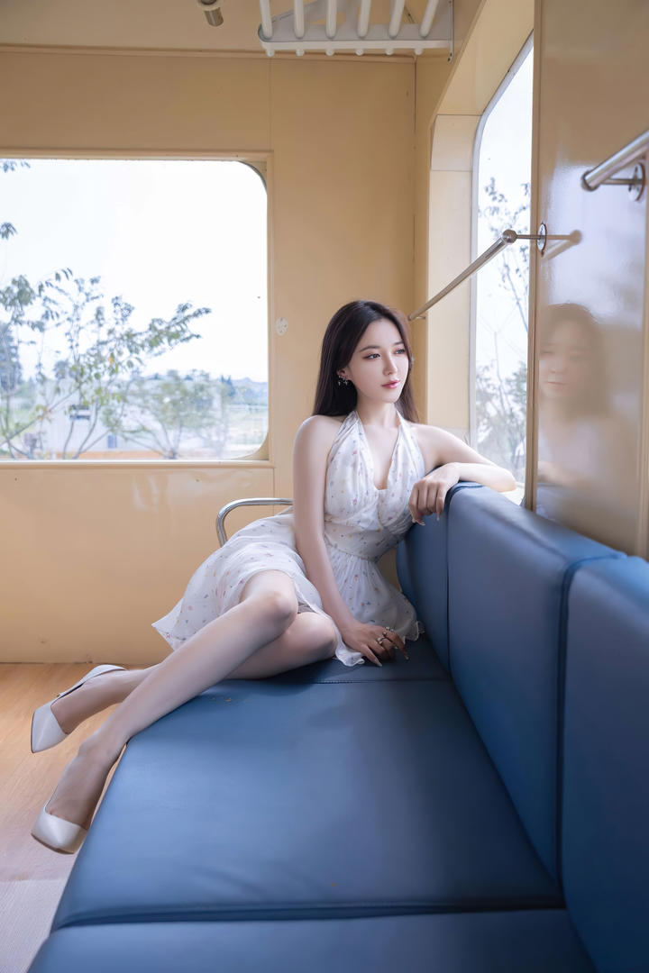 肤白貌美性感宅男女神鱼子酱高清美女写真图片大全