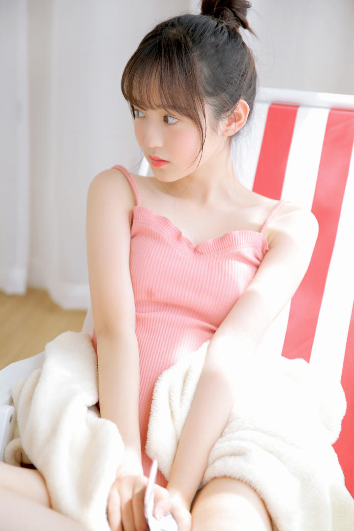 可爱的嫩模小美女写真大图