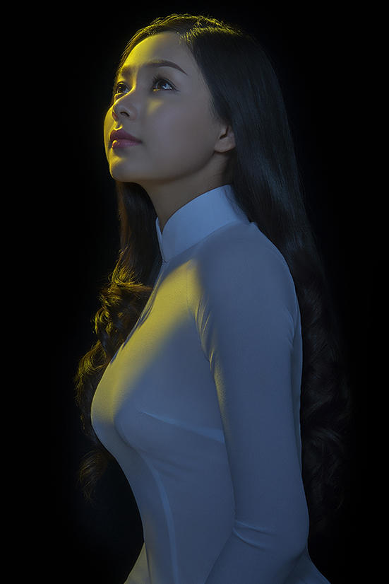 漂亮的越南美女古典美女艺术写真图片