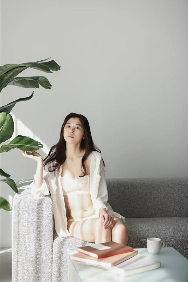 欧洲尺码日本尺码专线不卡顿美女蕾丝内衣写真大图