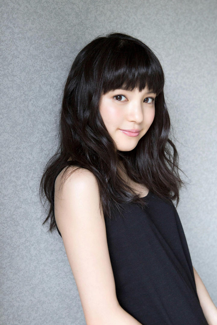 甜美的日本少女高清写真图片