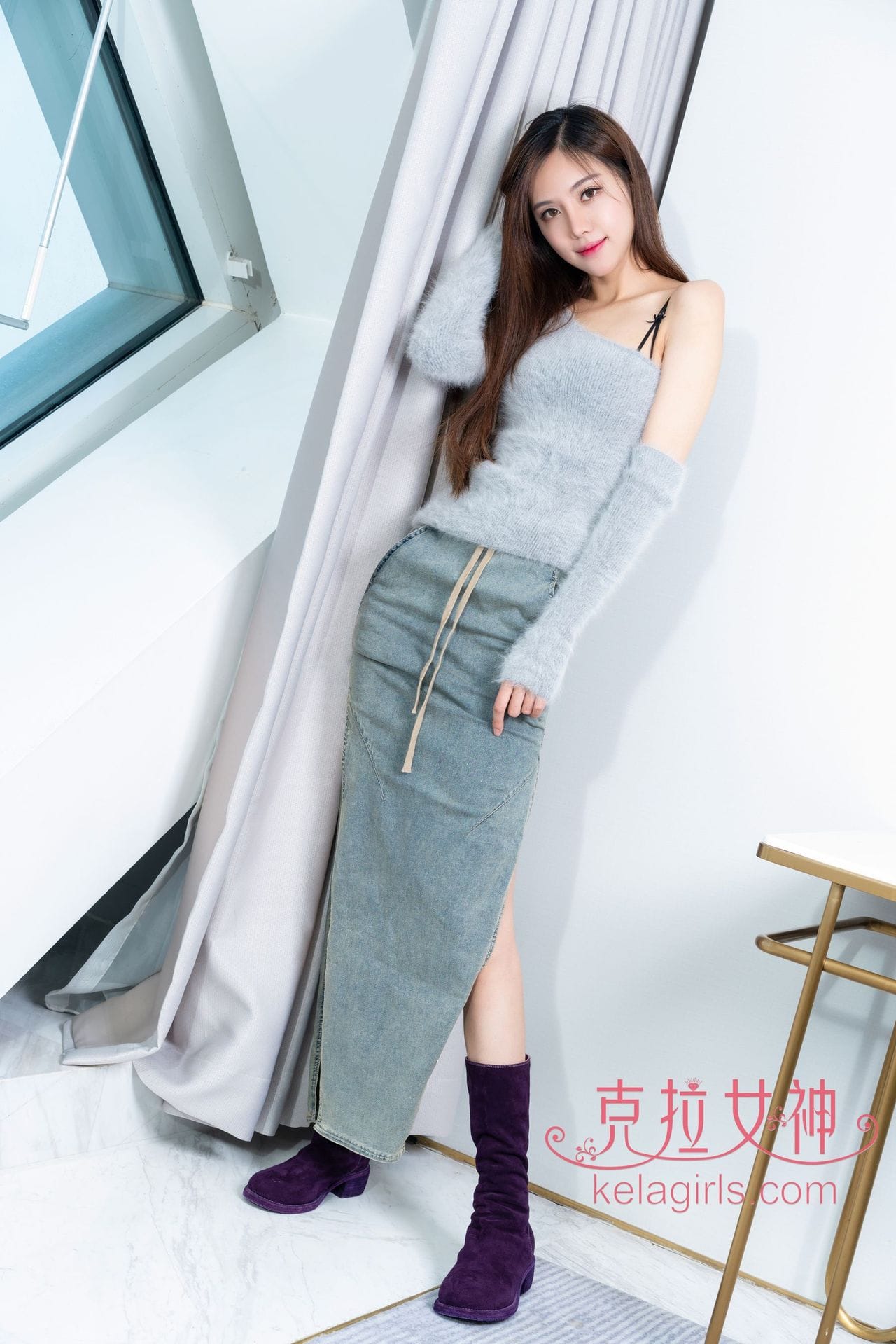 Kelagirls克拉女神静宜露肩毛衣牛仔长裙欲露还羞主题写真