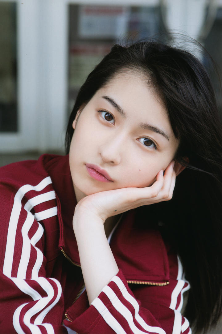 日本清纯甜美女高中生个人写真图片