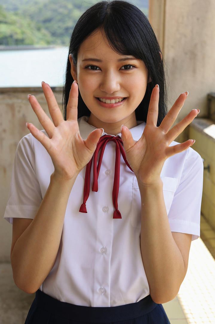 日本极品粉嫩清纯高中生美女写真福利图