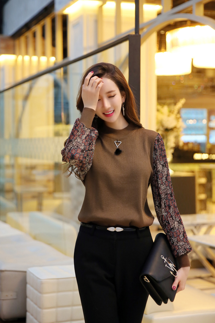 拿着包包的韩国气质美女李妍静写真