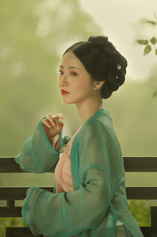 影楼古装美女摄影图片