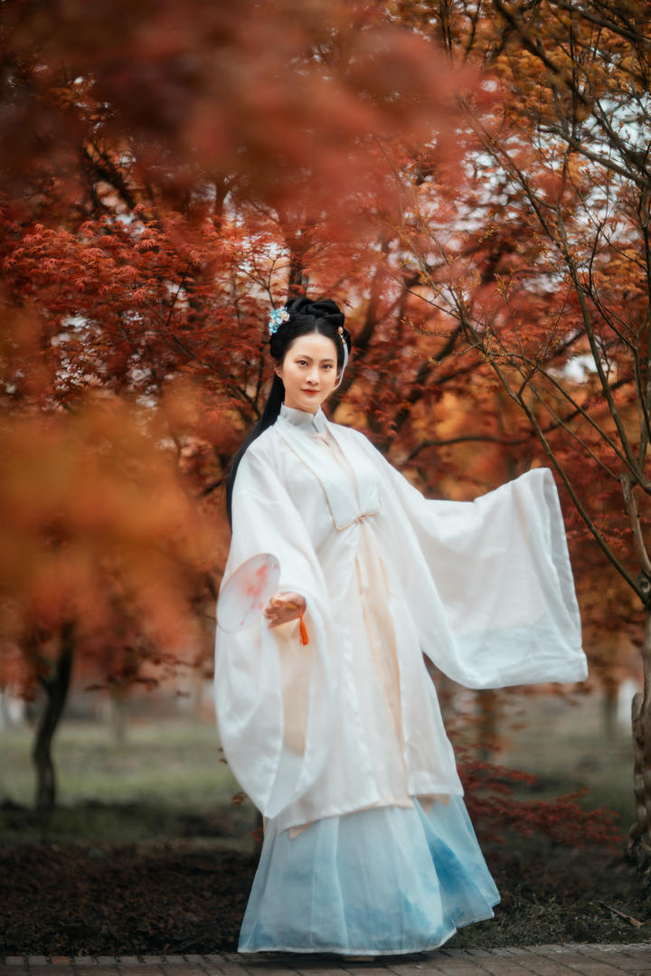 穿汉服的古装小姐姐唯美古风壁纸图片