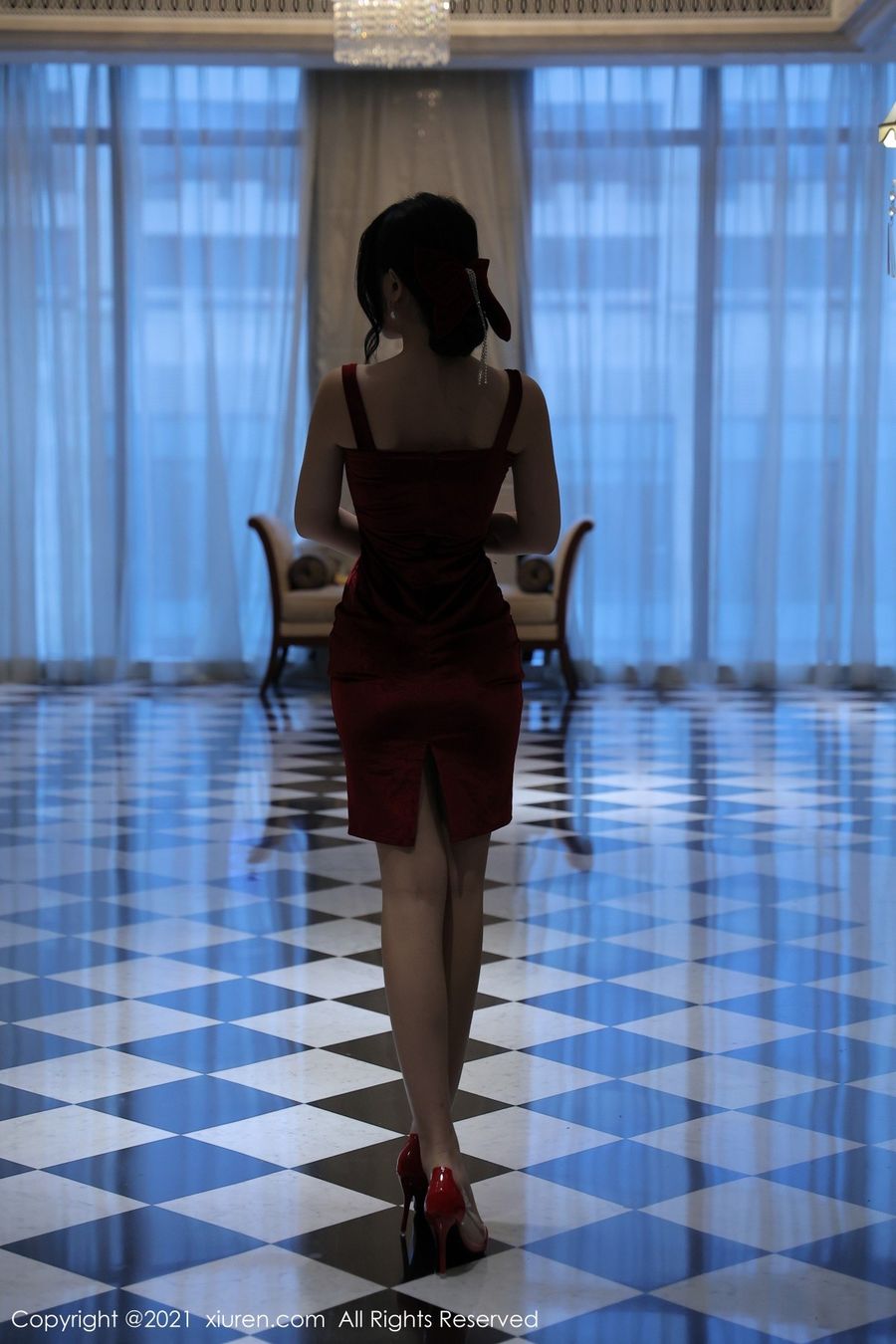 秀人网美女模特美七Mia红色紧身衣内衣系列主题性感写真