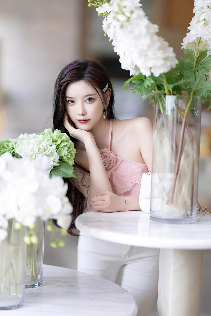 秀人网大眼睛美女嫩模杨晨晨写真图片
