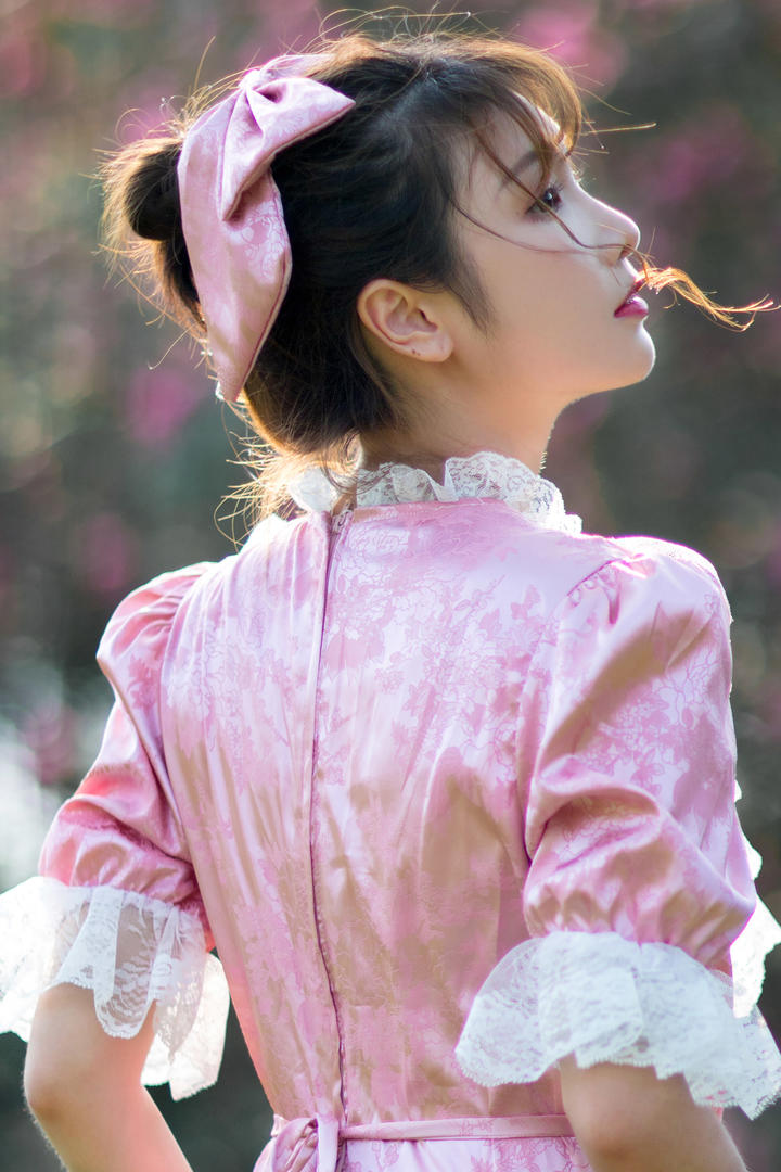 漂亮女生背影高清壁纸图片大全