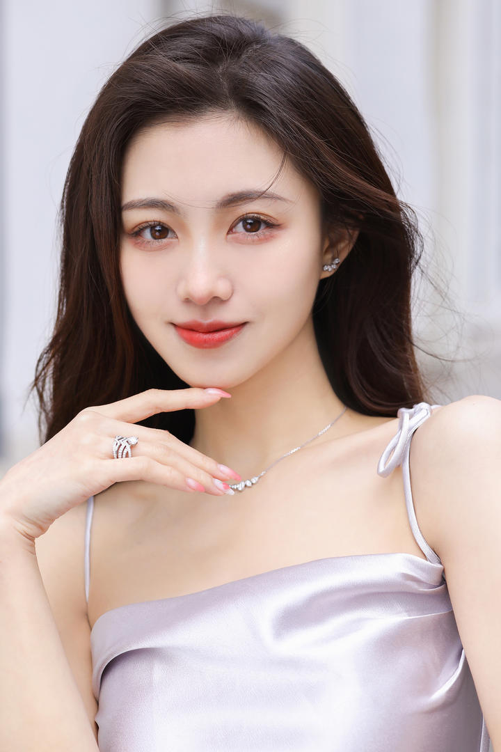 亚洲清纯校园另类女生头像高清大图下载
