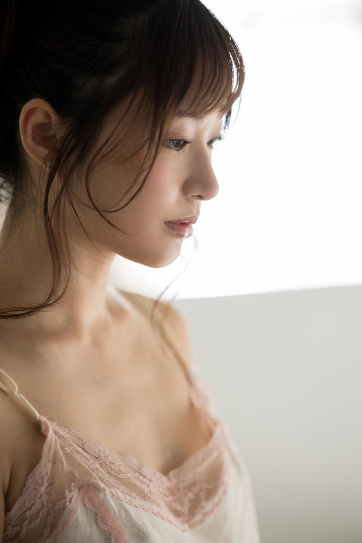 清纯日本美女性感睡衣生活照