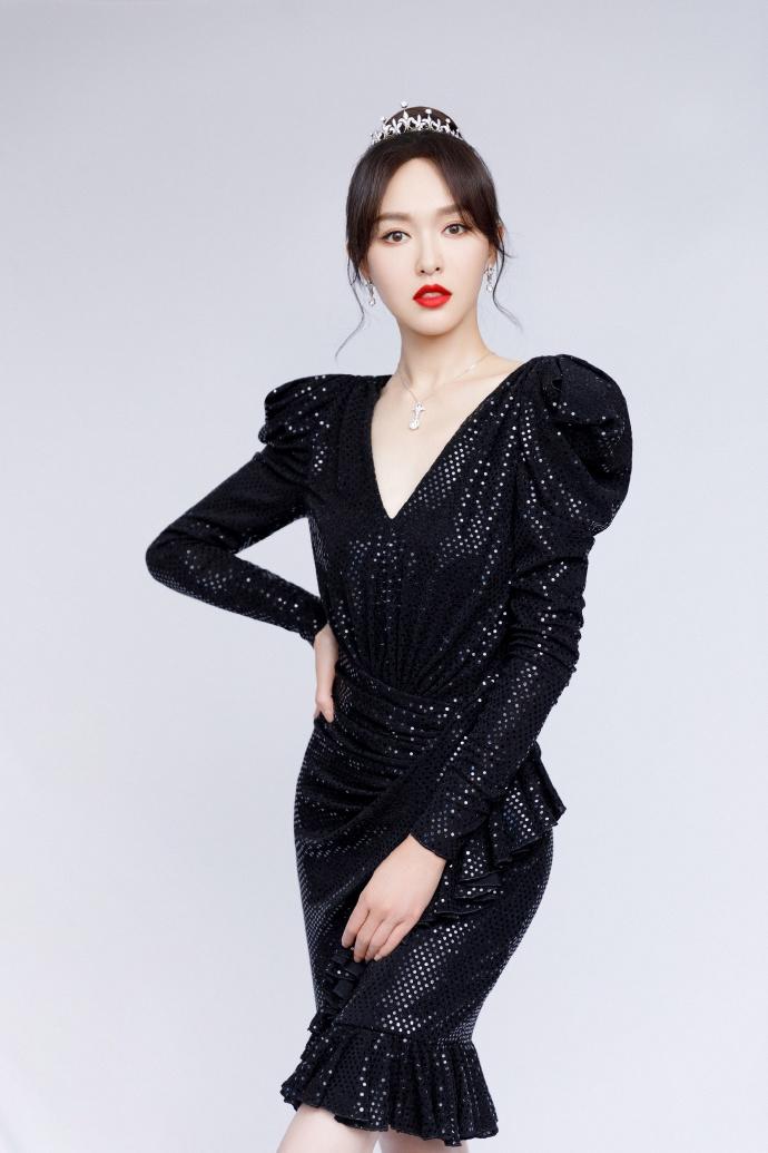 中国美女明星图片性感红唇气质美女唐嫣图片