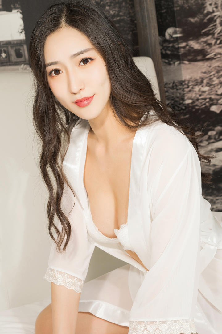 清纯气质睡衣美女姜璐高清写真图片
