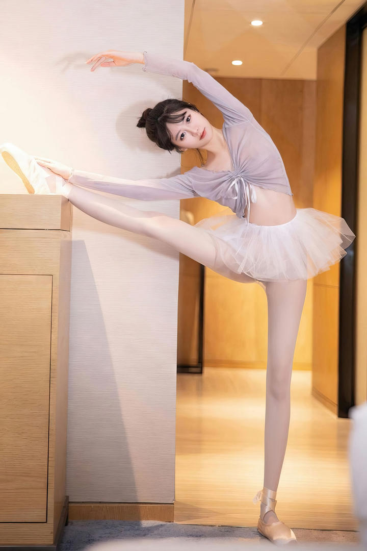 精品久久国产高清芭蕾舞蹈生丝袜美女真实自拍无码