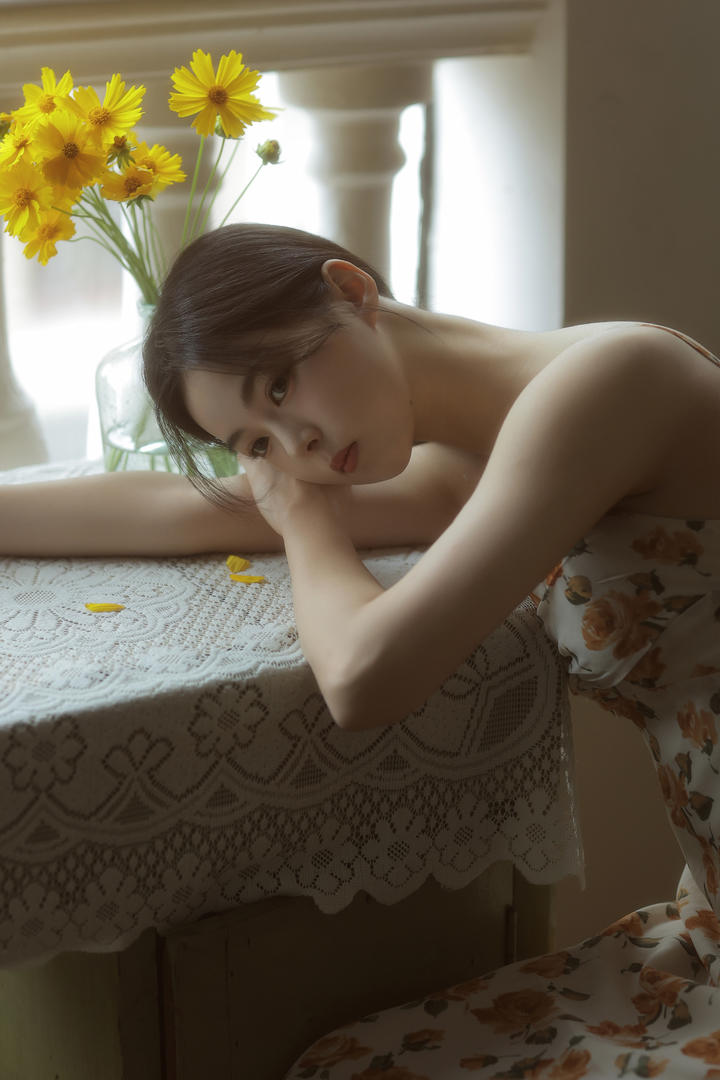 美艳不可方的气质漂亮女生高清个人艺术写真图片