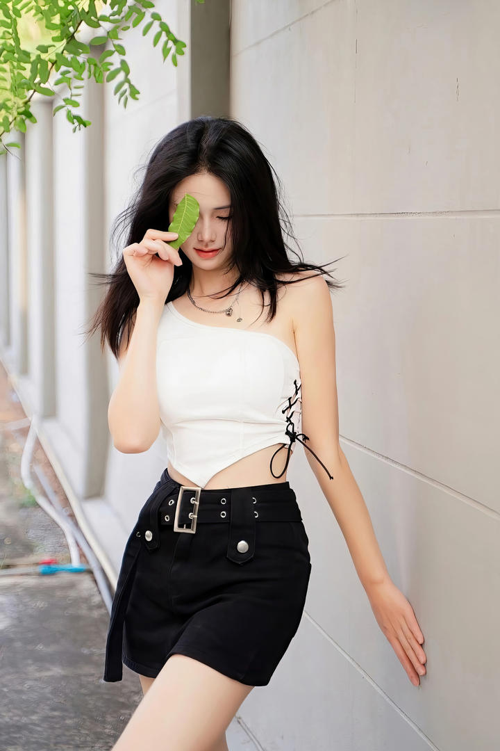 街拍时尚平面模特美女超短裙图片
